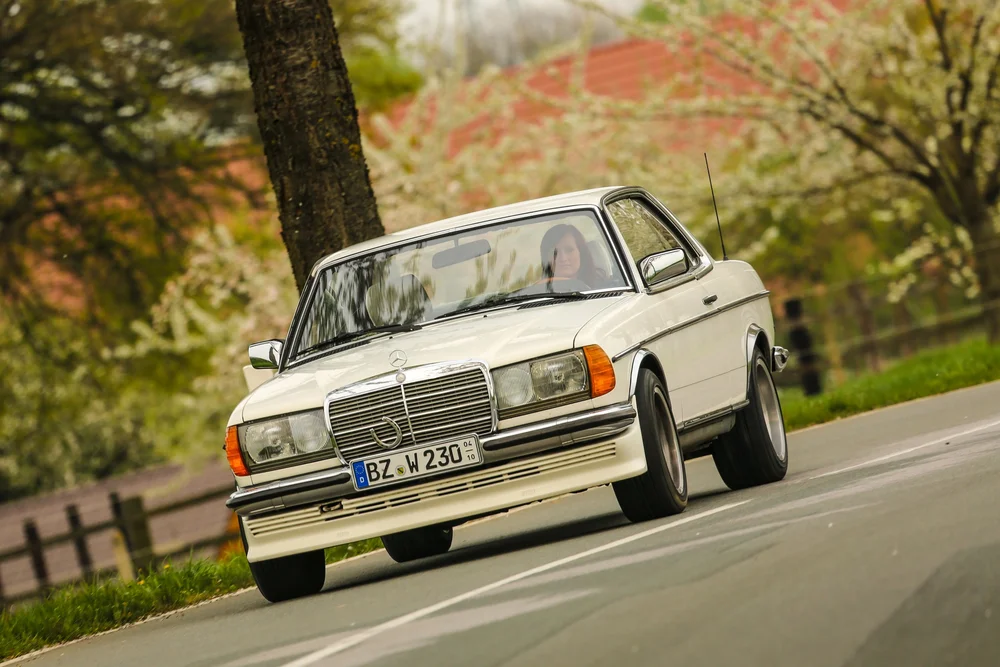 Mercedes 230CE Coupé - Zeitlos, Stylisch, Cool