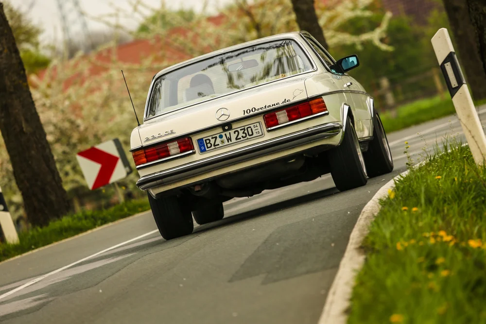 Mercedes 230CE Coupé - Zeitlos, Stylisch, Cool