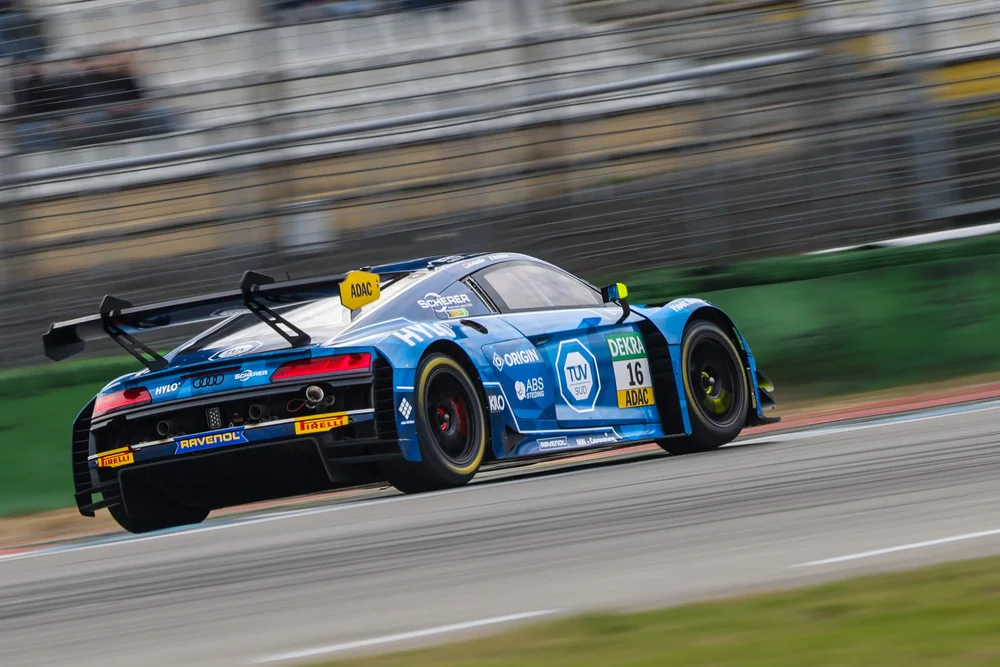 Owega und Wiebelhaus sind die neuen Meister des ADAC GT Masters
