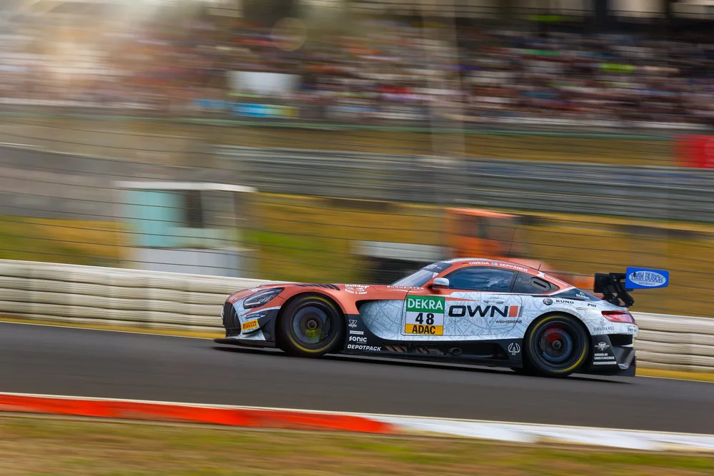 Mercedes-AMG-Duo Owega/Seppänen übernimmt nach Sieg am Nürburgring die Tabellenführung