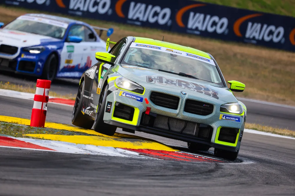 BMW M2 Racing: Testangebot für Nachwuchsfahrer ab 15 Jahren