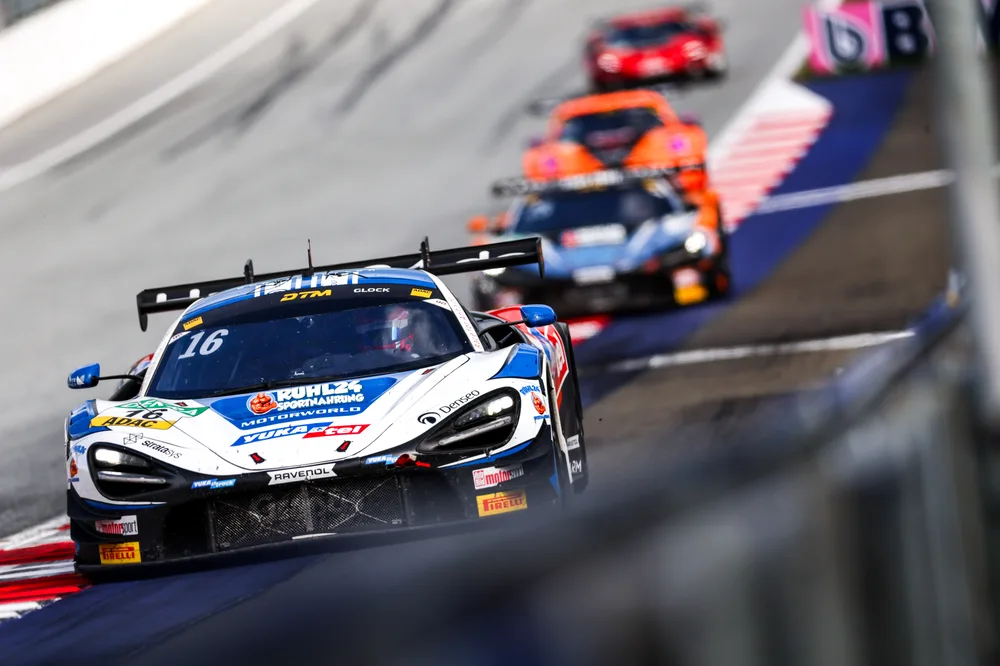 Timo Glock pilotiert einen McLaren 720S GT3 Evo von Dörr Motorsport