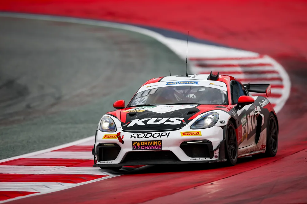 Insgesamt acht Porsche treten 2026 in der ADAC GT4 Germany an
