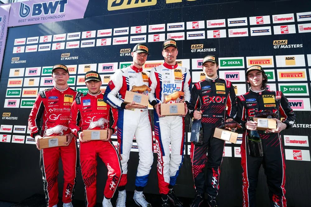 Das Podium: Niklas Kalus, Kiano Blum, Finn Zulauf, Felix Hirsiger, Alain Valente und Max Cuccarese (v.l.)