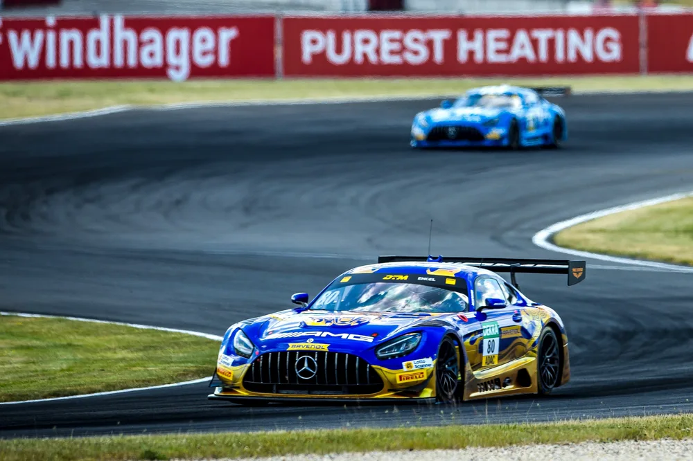 Ansage mit Sternchen: Engel und Auer mit Mercedes-AMG im Training vorn