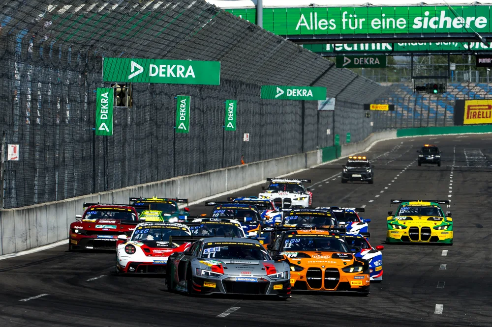 Der Start ins zweite ADAC GT Masters-Rennen auf dem Lausitzring