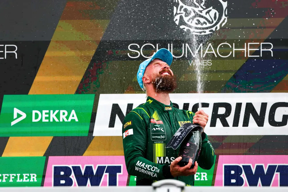 Großer Jubel bei Nicki Thiim über ein perfektes Wochenende mit zwei Norisring-Siegen
