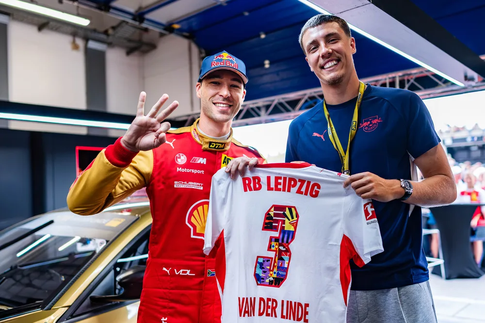 Prominenter Besuch: Kelvin van der Linde mit Fußballer Maxime Estève (l-r)