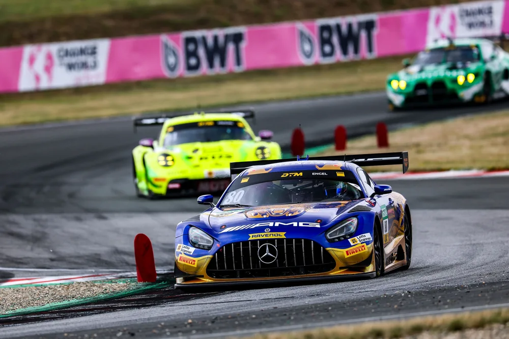 Maro Engel sicherte sich im Sonntagslauf in Oschersleben den zweiten Platz