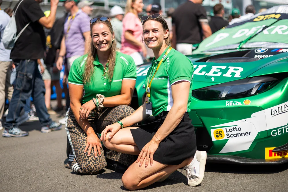 Zwei Olympiasiegerinnen bei der DTM: Daniela Maier und Ricarda Funk (l-r)