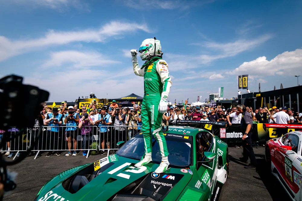 Wittmann gewinnt fesselnden Eifel-Krimi und feiert 20. DTM-Sieg