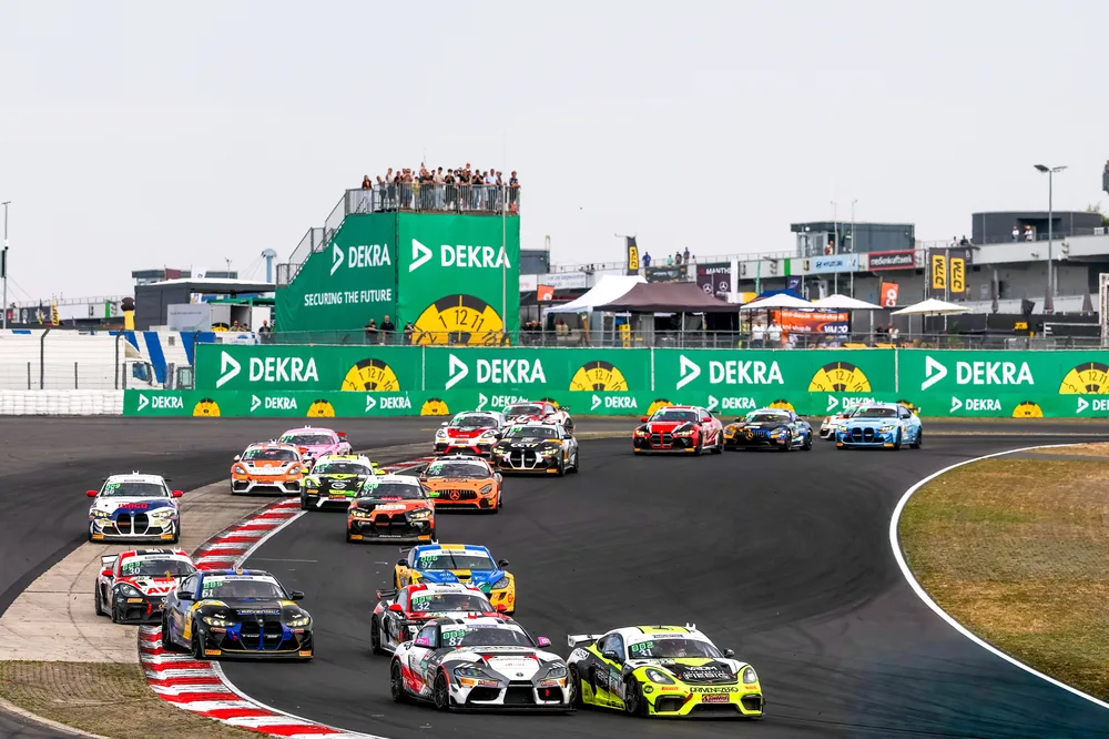 Von Spielberg bis Hockenheim: ADAC GT4 Germany präsentiert Kalender 2027 und stärkt „Road to DTM“