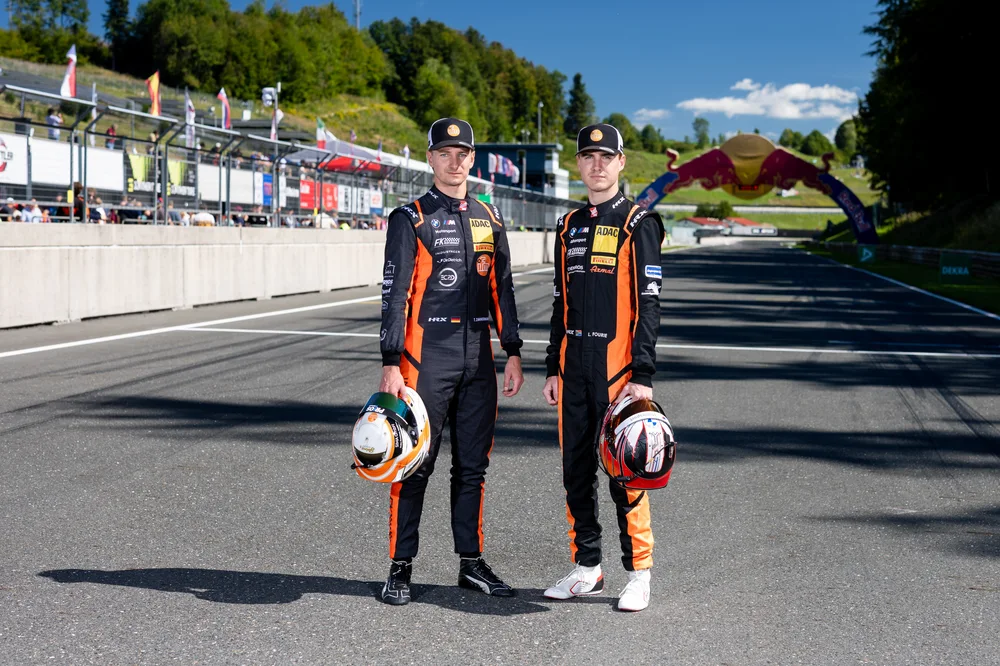 Die Tabellenführer: Tim Zimmermann und Leyton Fourie von FK Performance Motorsport