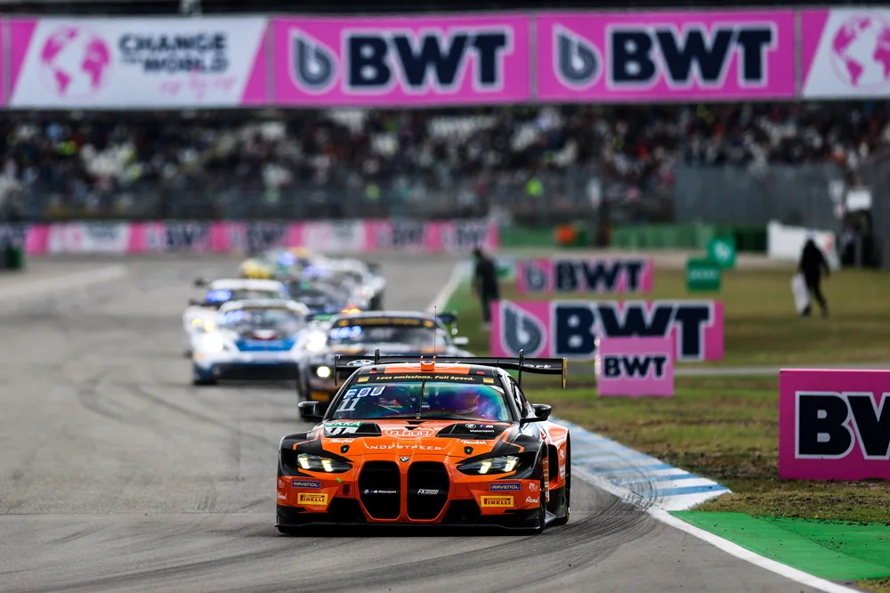 Tim Zimmermann und Leyton Fourie sind Zweite im Rennen sowie der Meisterschaft und verhalfen FK Performance Motorsport zum Sieg in der Teammeisterschaft