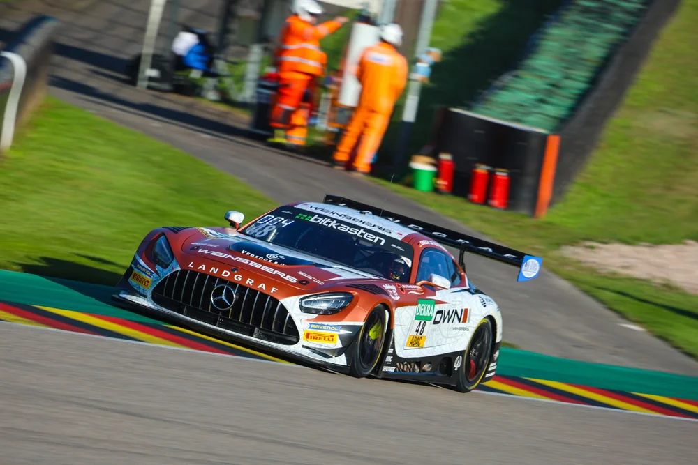 Sternstunde am Sachsenring: Mercedes-AMG-Piloten Owega und Seppänen feiern ihren zweiten Sieg in Folge