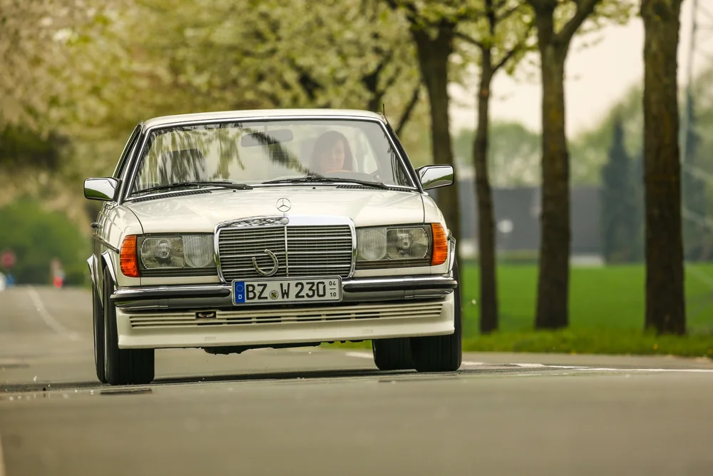 Mercedes 230CE Coupé - Zeitlos, Stylisch, Cool