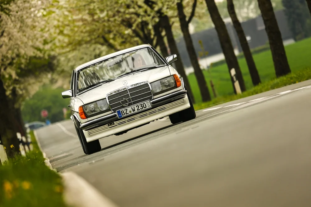 Mercedes 230CE Coupé - Zeitlos, Stylisch, Cool
