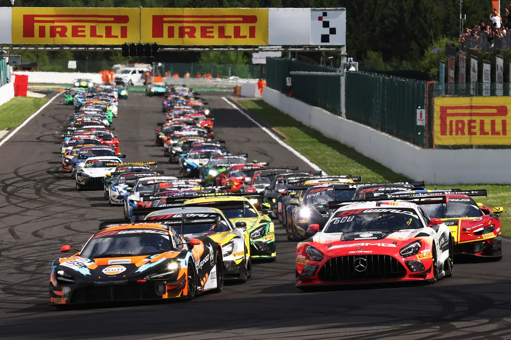 Karriereverändernde Chancen warten mit der erweiterten SRO GT Academy