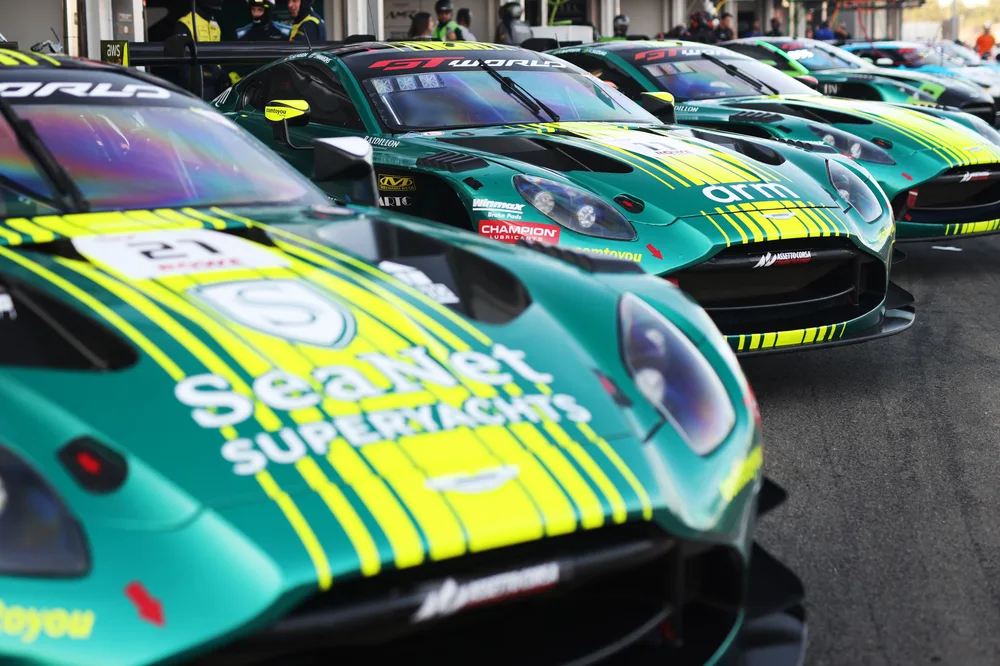 Einsatz 2026: Comtoyou Racing enthüllt Pläne für dreifachen GT-Welt-Angriff mit Aston Martin – Galerie 2 – Foto 3