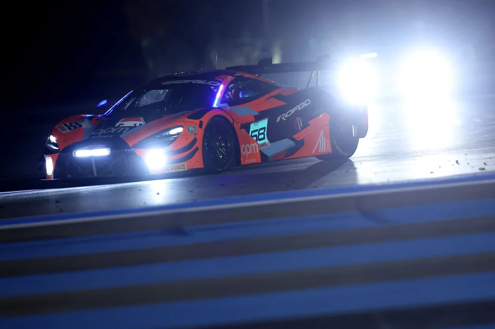RENNEN: Comtoyou Racing lässt es spät werden, um Aston Martin einen aufregenden Saisonerfolg zum Saisonauftakt auf dem Circuit Paul Ricard zu sichern – Galerie 2 – Foto 2