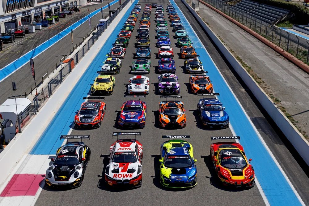 GT World Challenge Global: Mercedes-AMG und Porsche tauschen die Spitzenposition, während alle vier Kontinente starten