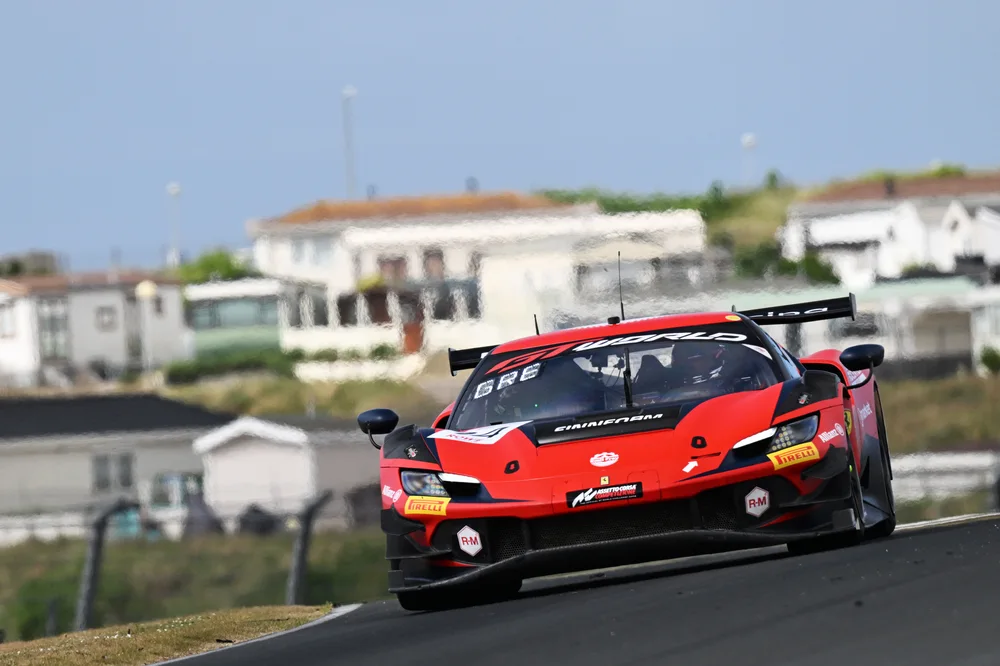 Sein Tempo dort zu halten erfordert Engagement – Ben Green über seine Rückkehr nach Brands Hatch und die Jagd nach dem Sprint Cup-Titel – Galerie 2 – Foto 2