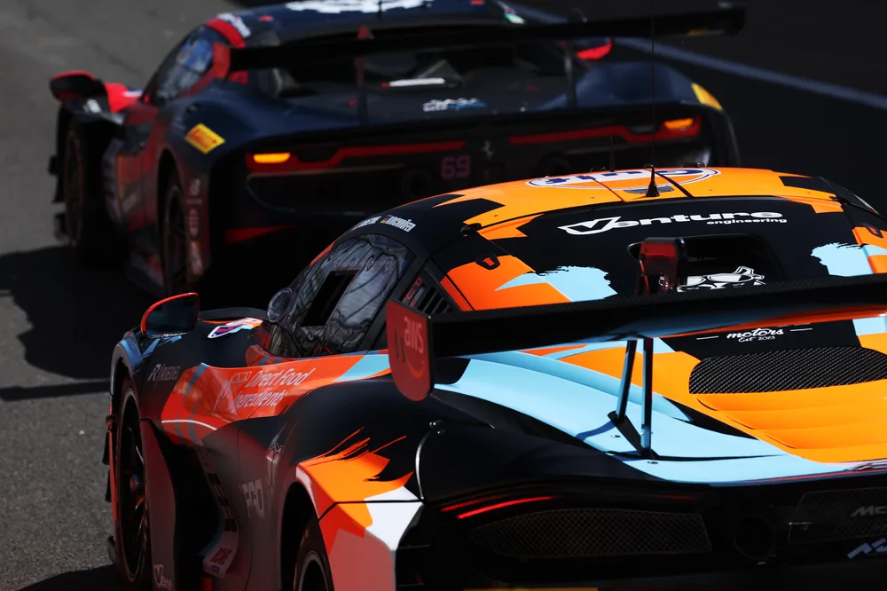 Alles, was Sie über den Saisonauftakt des Sprint Cup in Brands Hatch wissen müssen – Galerie 2 – Foto 4