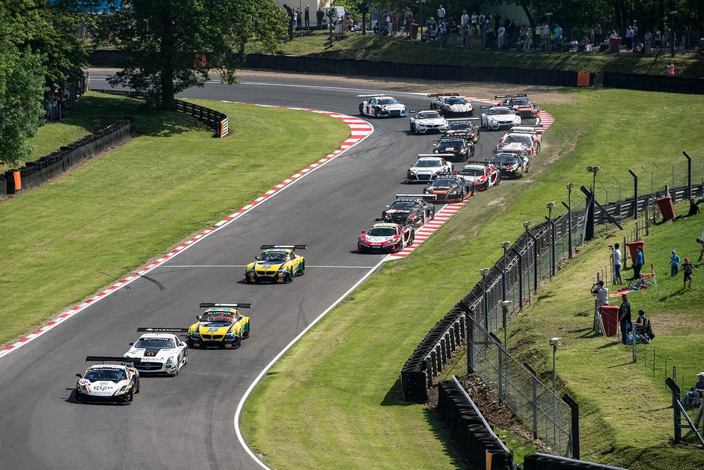 Die Top-Fünf-Rennen der GT World Challenge in Brands Hatch – Galerie 2 – Foto 1