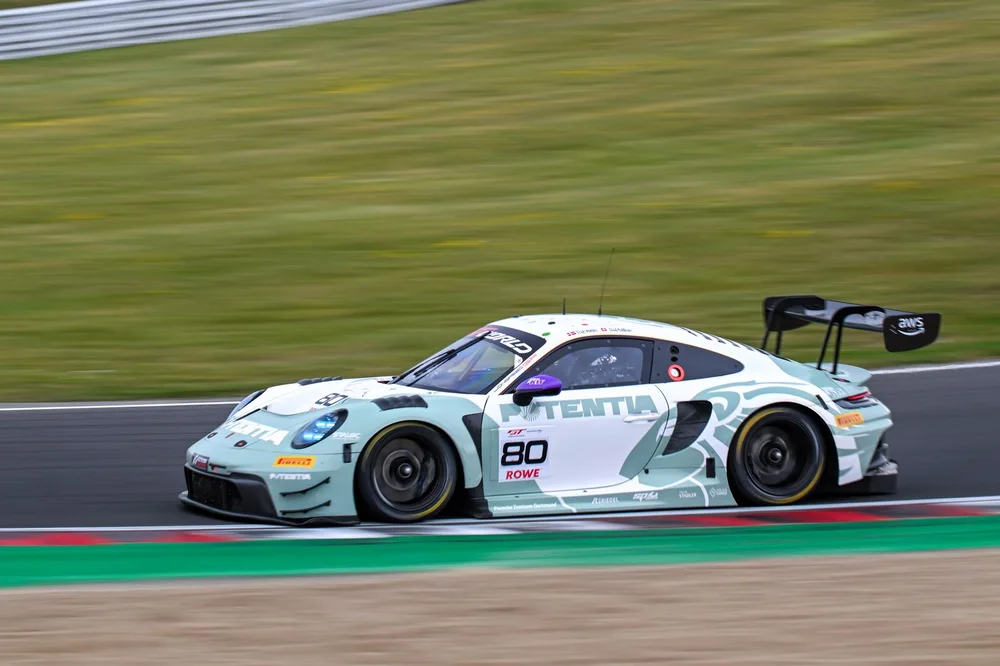 Qualifying: Lionspeed Porsche dominiert mit Doppelpole in Brands Hatch – Galerie 2 – Foto 1