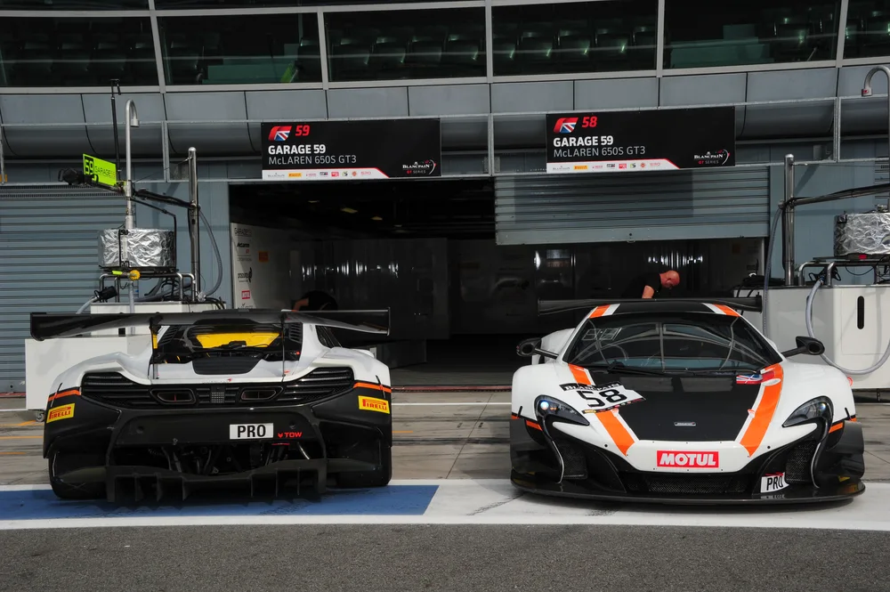 GT World Rückblick: Wie McLaren Monza 2016 beherrschte – Galerie 2 – Foto 1