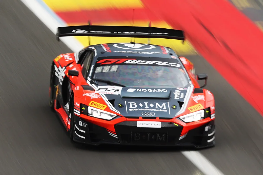 Prolog Tag 1: Haase fährt die Bestzeit, Eastalent Racing Audi übernimmt die Führung in Spa-Francorchamps