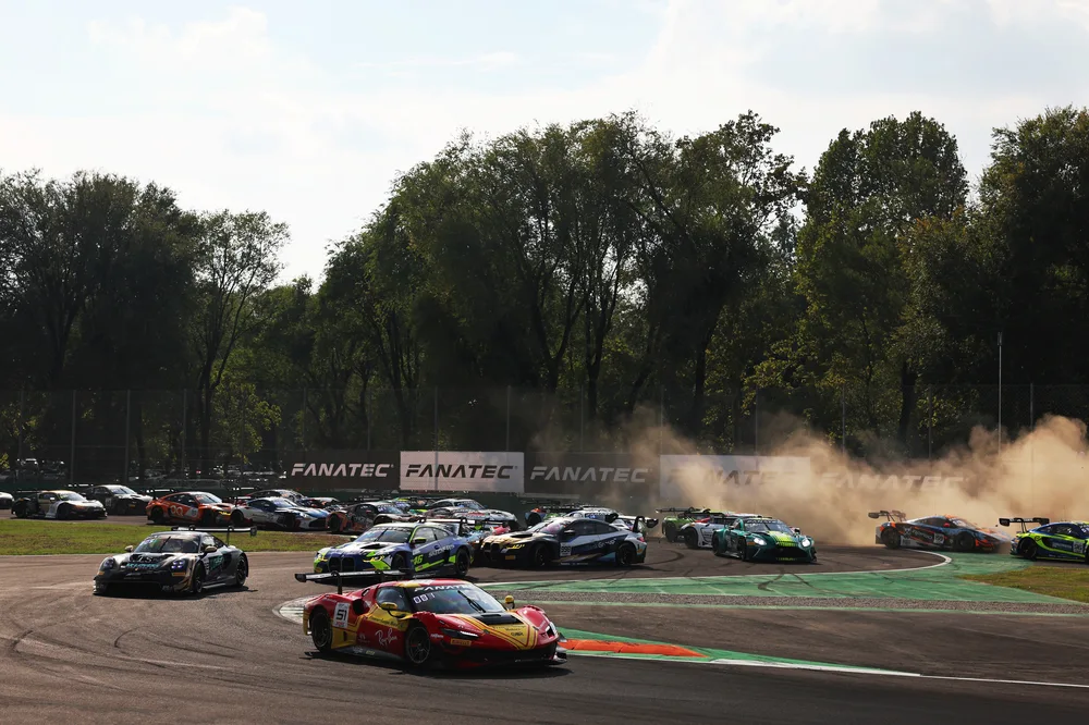 GT World Rückblick: Ahmad Al Harthy erinnert sich an einen epischen Sieg in Monza im Jahr 2024 – Galerie 2 – Foto 3