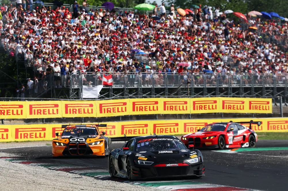Der GT World Challenge powered by AWS liefert wieder einmal eine packende Veranstaltung in Monza, als ein volles Wochenende in einem atemberaubenden Rennen gipfelt