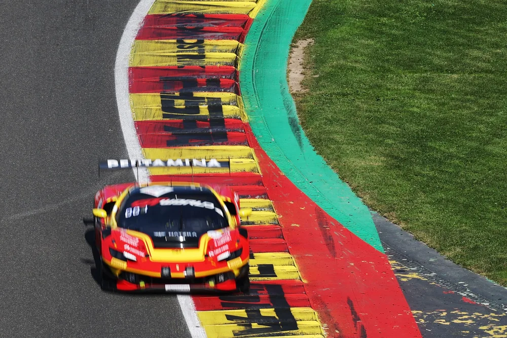 FP1: Ferrari an der Spitze, während Rovera für AF Corse beeindruckt