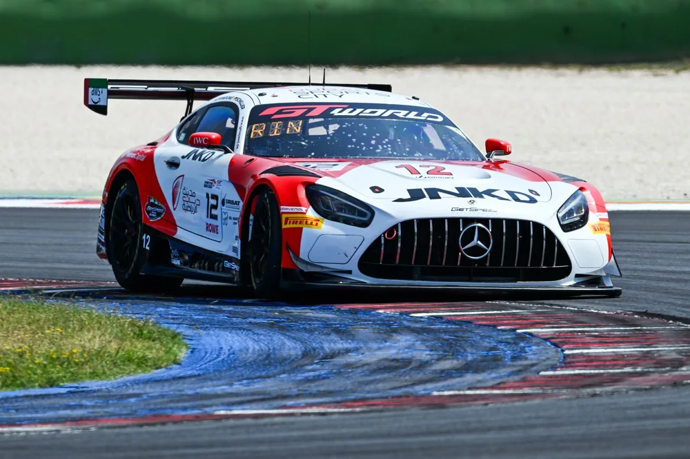 FP1: Mercedes-AMG an der Spitze in Misano, während Schiller für GetSpeed Team Dubai fliegt