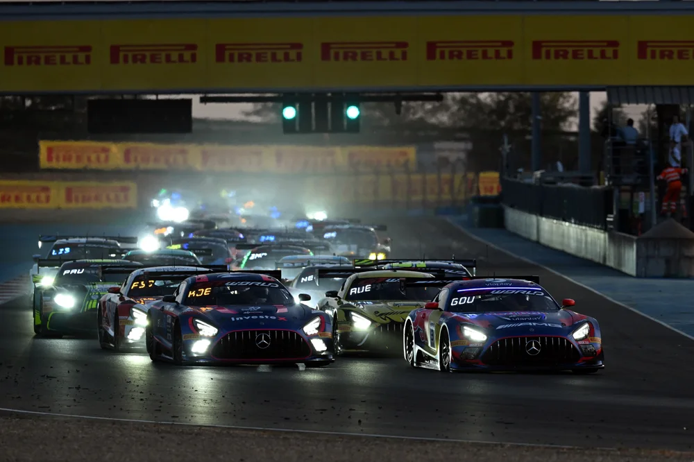 Das Mercedes-AMG Team Verstappen Racing feiert einen Durchbruchssieg in der GT World Challenge powered by AWS auf dem Circuit von Magny-Cours – Galerie 2 – Foto 1