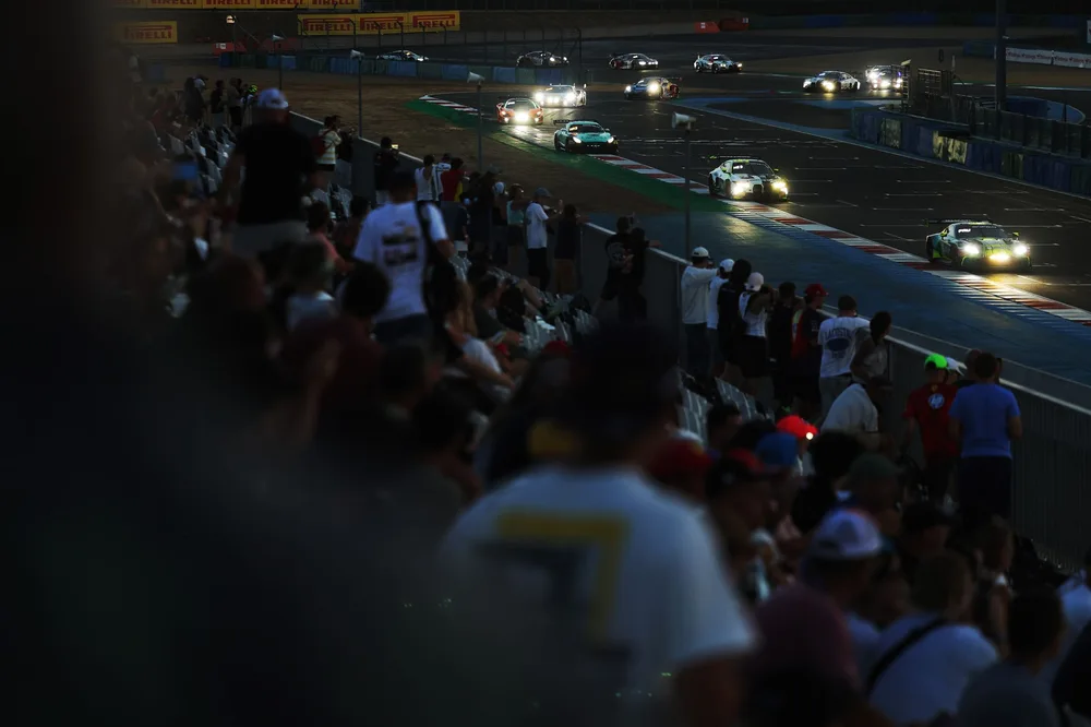 Das Mercedes-AMG Team Verstappen Racing feiert einen Durchbruchssieg in der GT World Challenge powered by AWS auf dem Circuit von Magny-Cours – Galerie 2 – Foto 4
