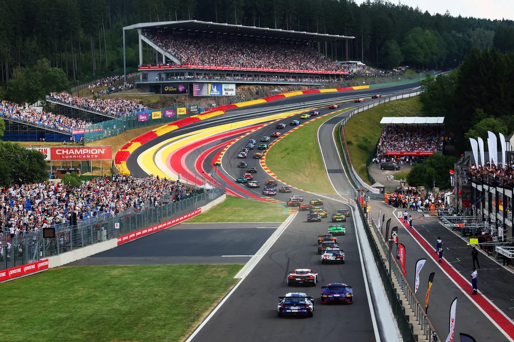 GT World Challenge Global: Mercedes-AMG, Porsche und Ferrari kämpfen um internationalen Ruhm