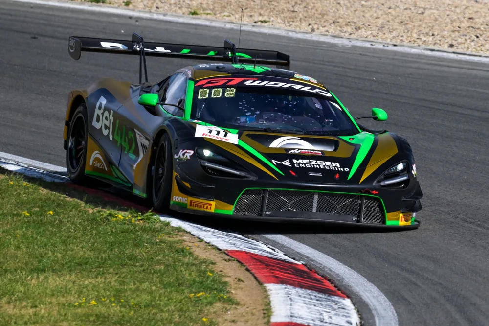 FP1: Marciello ist der Schnellste im ersten Training mit dem ROWE Racing BMW – Galerie 2 – Foto 1