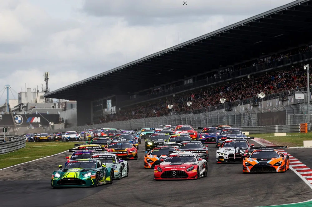 GT World lockt 28.000 Zuschauer an die Nürburgring, während das Mercedes-AMG Team Mann-Filter den Endurance Cup-Titel gewinnt