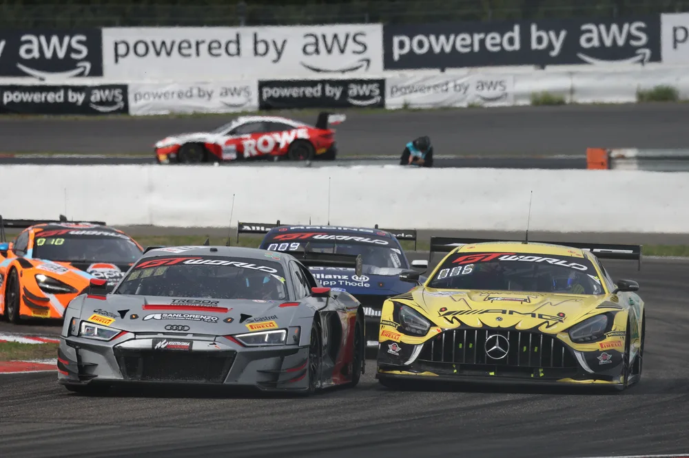 Comtoyou Racing fährt zu einem dominanten Sieg auf dem Nürburgring, kann die Titelfeierlichkeiten des Mercedes-AMG Team Mann Filter jedoch nicht verhindern – Galerie 2 – Foto 2