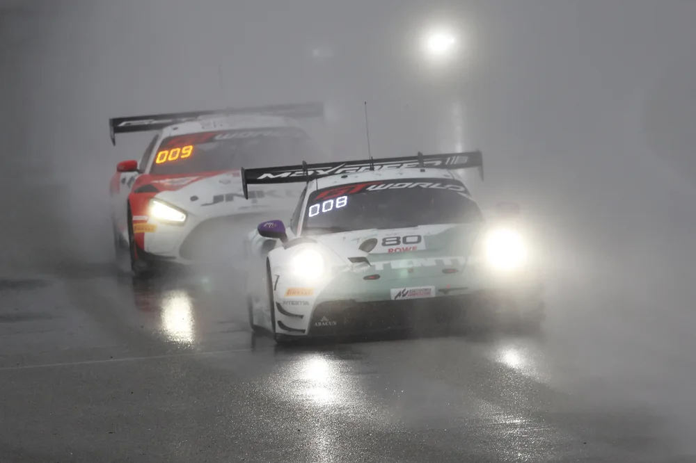 Rennen 1: Aka und Pereira gewinnen spannendes Rennen im Regen für Tresor Attempto Racing – Galerie 2 – Foto 2