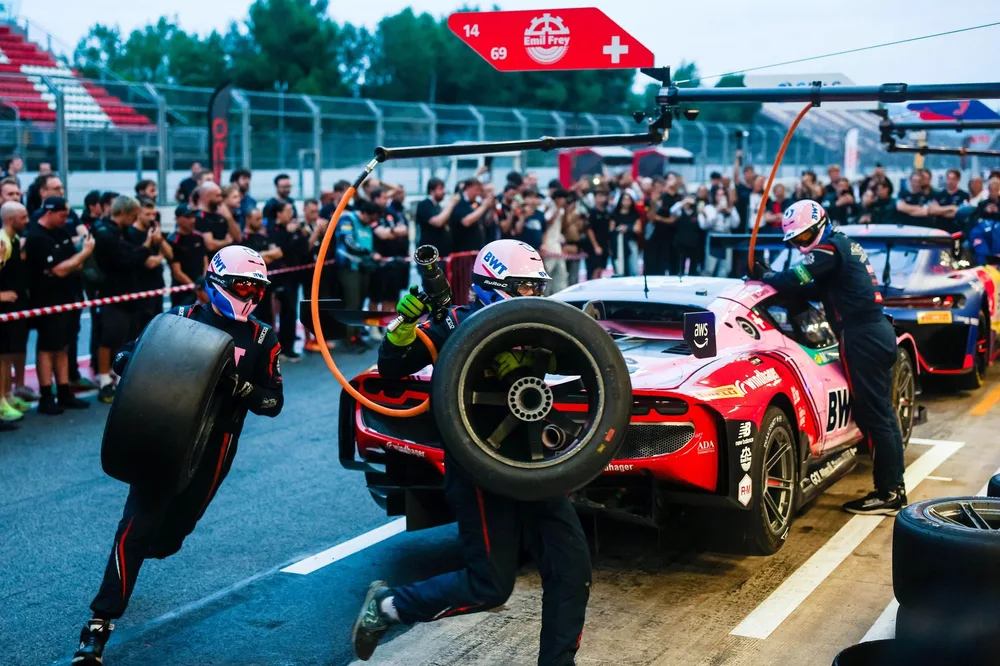 GT World übersteht den Sturm auf dem Circuit de Barcelona-Catalunya, während die Sprint Cup-Saison zu Ende geht – Galerie 2 – Foto 6