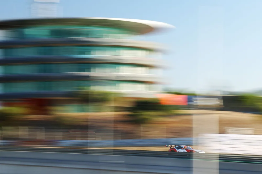 FP1: Haase fährt Bestzeit für Eastalent Audi, während Verstappen sein offizielles Debüt in Portimão gibt – Galerie 2 – Foto 2