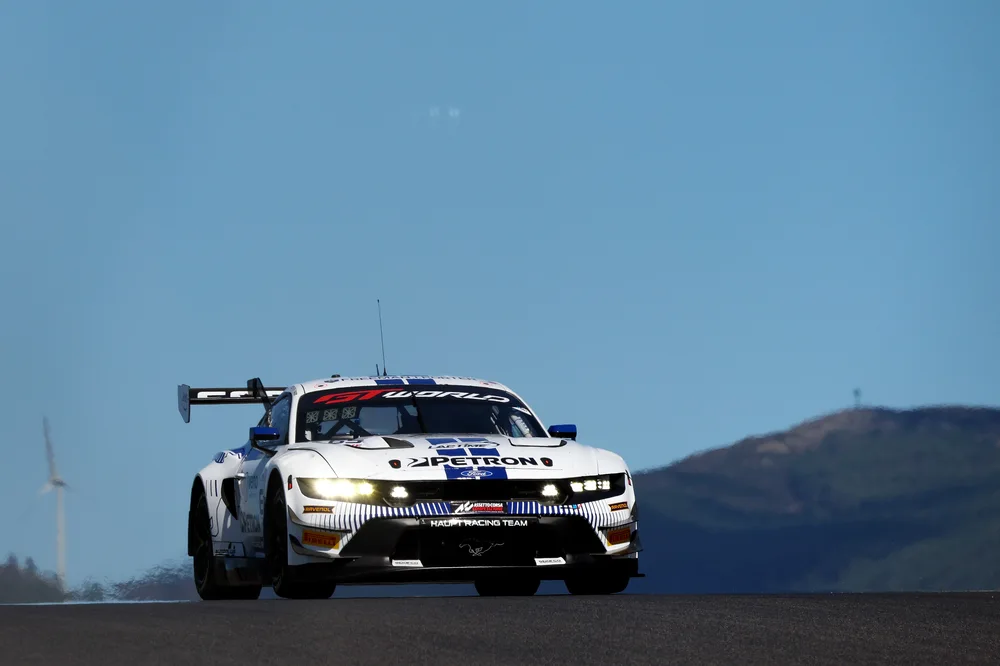 FP2: Mercedes-AMG in Bestform, Schiller führt für GetSpeed das Feld an – Galerie 2 – Foto 1